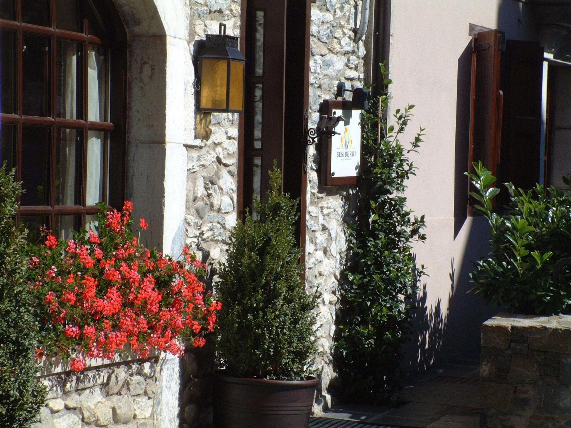 Besiberri Hotel Артиес Екстериор снимка